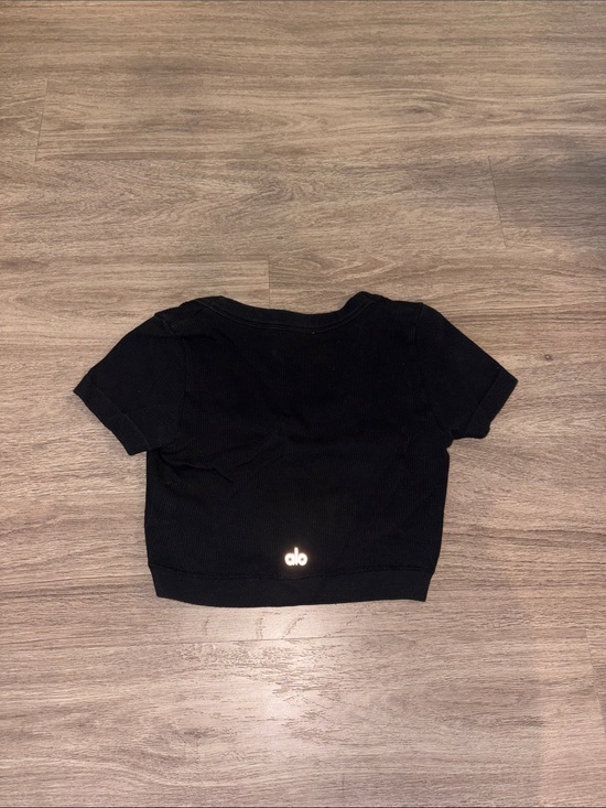 ALO Yoga Tops - Alo Black Ribbed Crop Top - Women's Short Sleeve